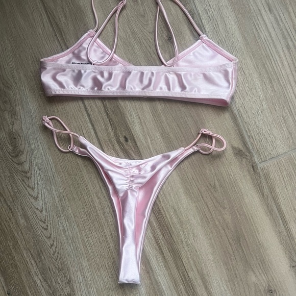 Boutine la pink silk swimsuit - Picture 2 of 14